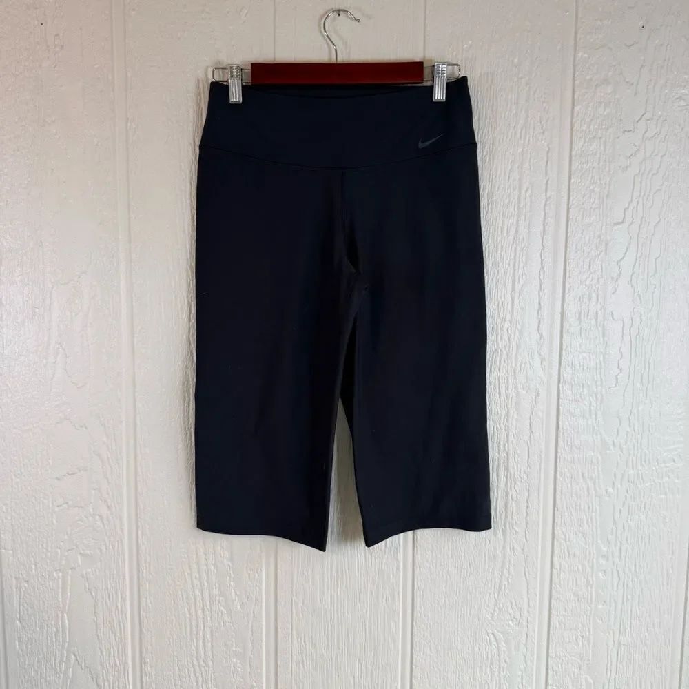 Nike Black Cropped High-Waist Training Capri Leggings